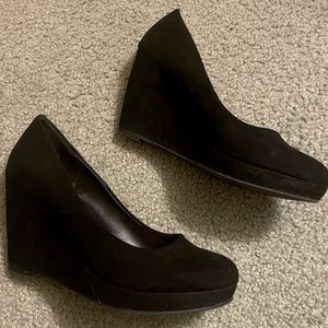 soft black wedges size 7